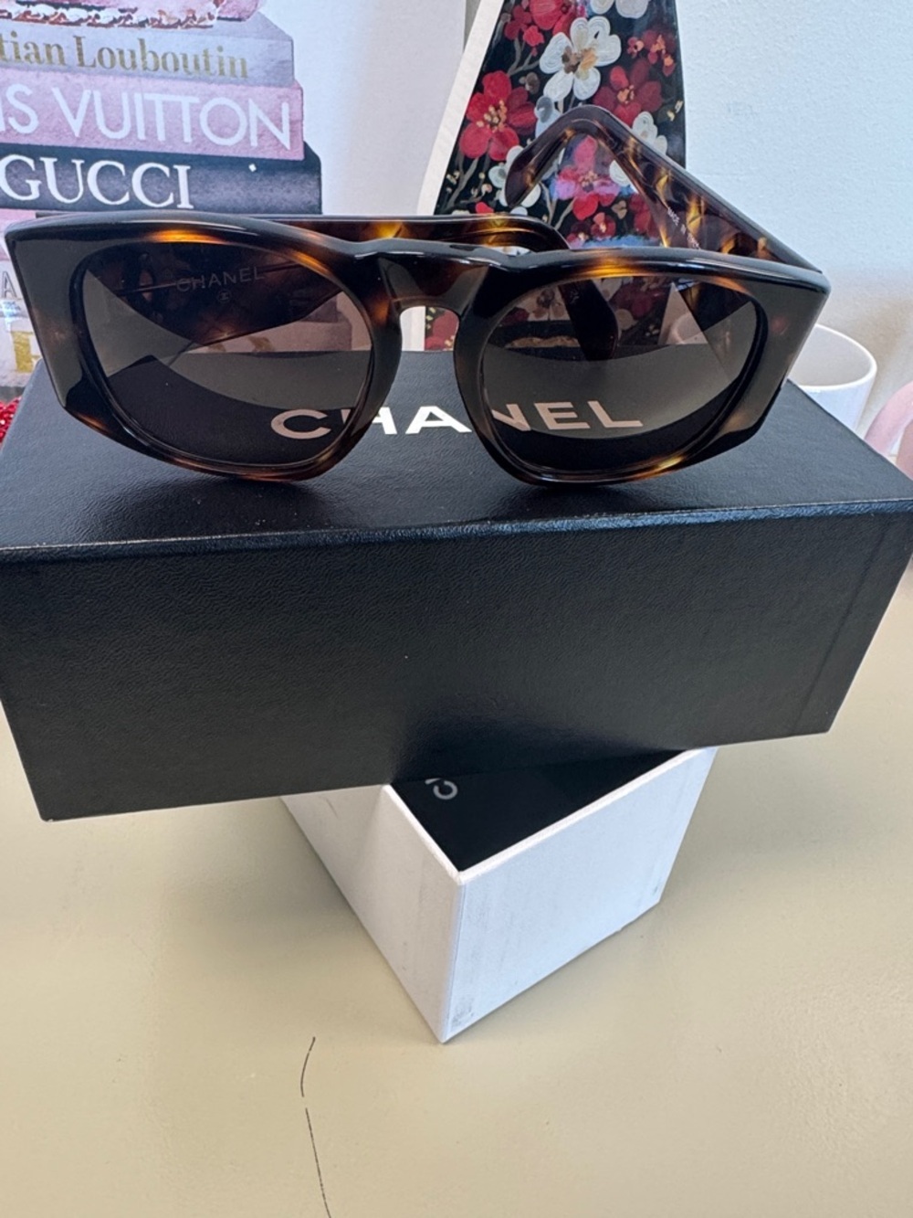 CHANEL Tortoiseshell Brown Sunglasses